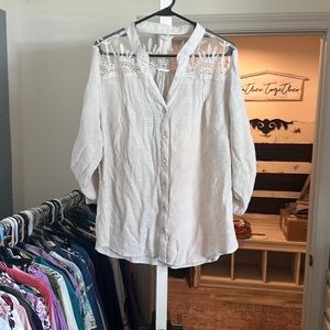 Tan blouse, size Large, gently worn, no tags.